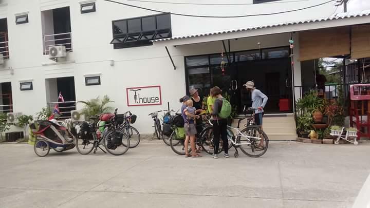 T. House Hotel Mae Sot Luaran gambar