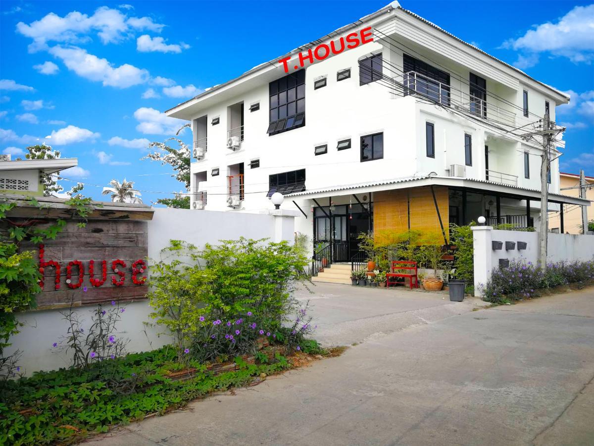 T. House Hotel Mae Sot Luaran gambar